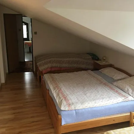 Apartment Apartman - *